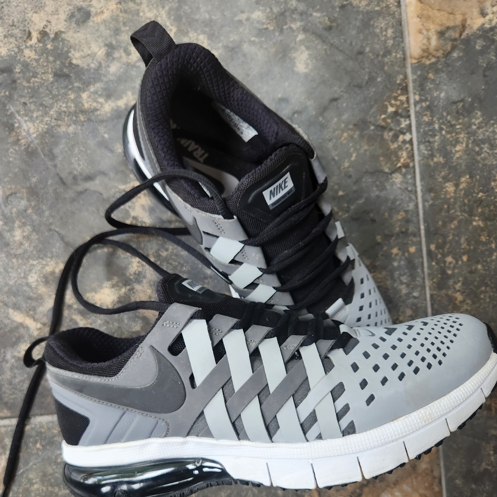 Mens size 9 nike chinese fingertrap max sneakers